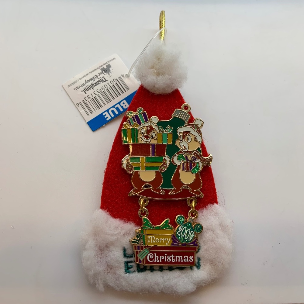 Disney Parks Chip & Dale Merry Christmas Santa Hat Limited Edition Pin & Patch